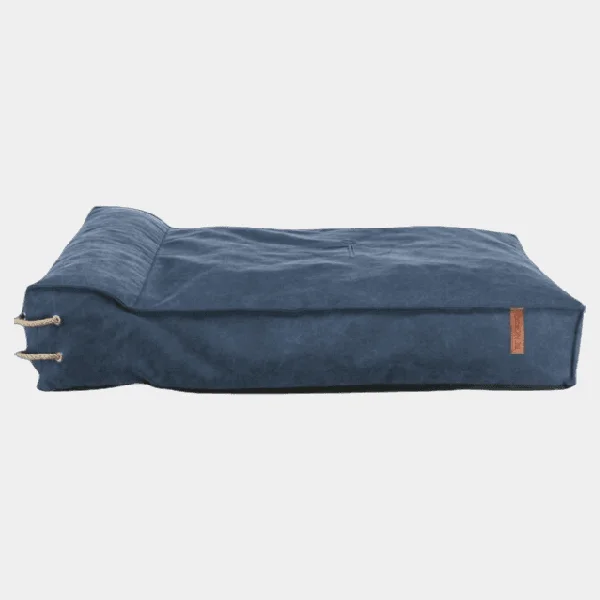 Cojín azul oscuro Föhr Be Nordic para perros, con relleno confortable y diseño duradero