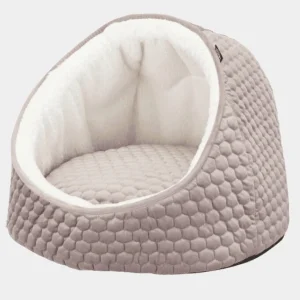 Cueva para perros chihuahua en tonos neutros con interior acolchado y suave, ideal para el descanso de mascotas pequeñas