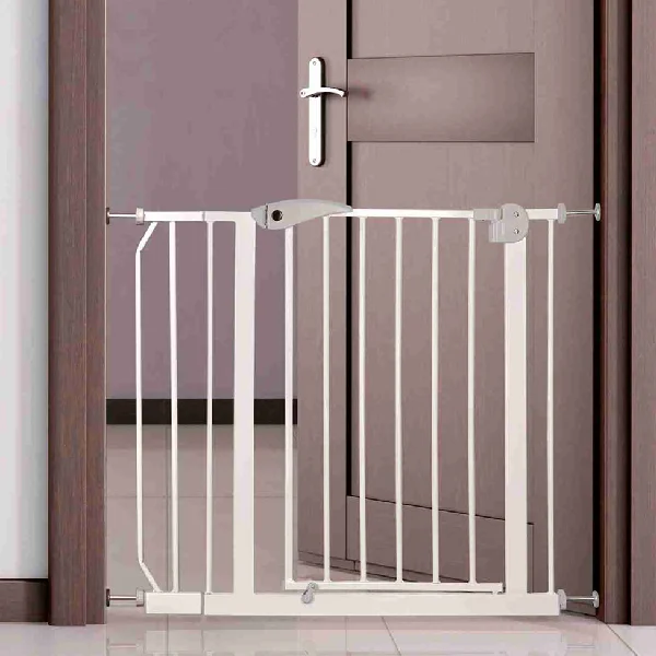 Elemento extensible para barrera de seguridad instalada en una puerta, perfecta para mantener seguras a las mascotas