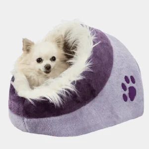 Cueva Minou Trixie Lila para Mascotas Pequeñas con Interior de Felpa Blanca Mascota pequeña disfrutando de la comodidad en una Cueva Minou Trixie color lila con interior de felpa blanca y detalle de huella