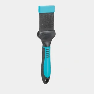 Carda flexible para perros con mango ergonómico azul y negro, diseñada para un cepillado cómodo y eficaz