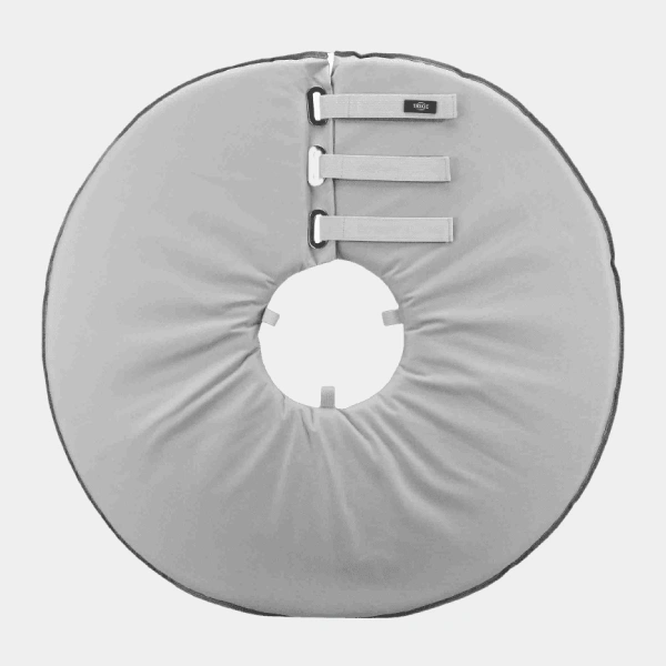 Collar protector gris ajustable para mascotas, diseñado para una recuperación segura y confortable tras cirugía o lesión