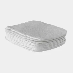 Paquete de compresas sanitarias para perros de la marca Trixie, apiladas y listas para usar en braguitas higiénicas durante el celo