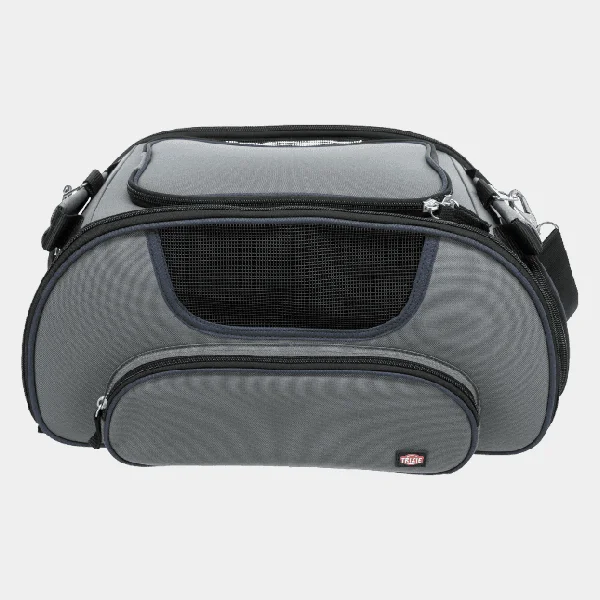 Transportín de viaje para perros en avión, con diseño aerodinámico en gris, amplia malla de ventilación y compartimentos externos para un viaje cómodo y seguro
