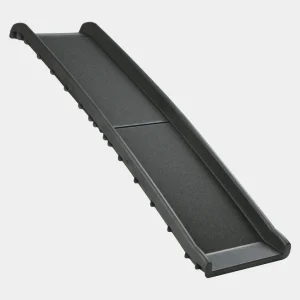 Rampa resistente para perros grandes con superficie antideslizante, ideal para facilitar el acceso al coche o a lugares elevados, asegurando la protección de las articulaciones de tu mascota
