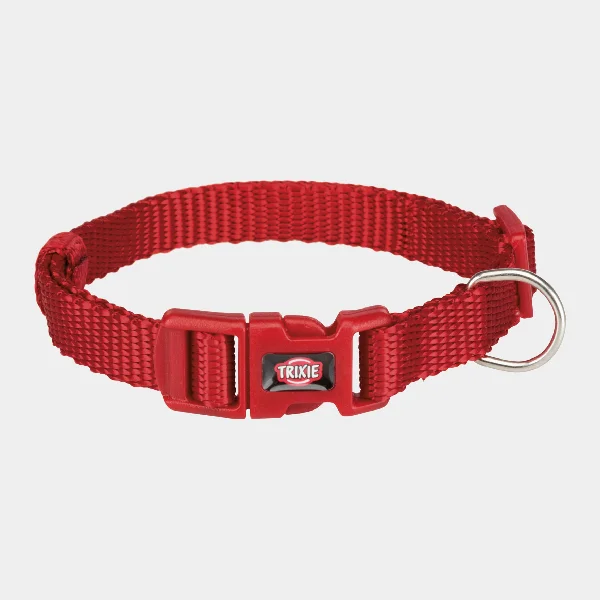 Collar Trixie rojo para perros, con ajuste flexible y hebilla duradera, ideal para la seguridad y comodidad de tu mascota durante los paseos