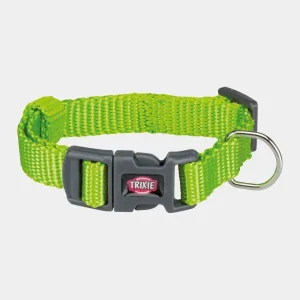 Collar para perros Trixie en llamativo verde neón, con diseño ajustable y hebilla de seguridad, ideal para aumentar la visibilidad y seguridad de tu mascota durante los paseos nocturnos